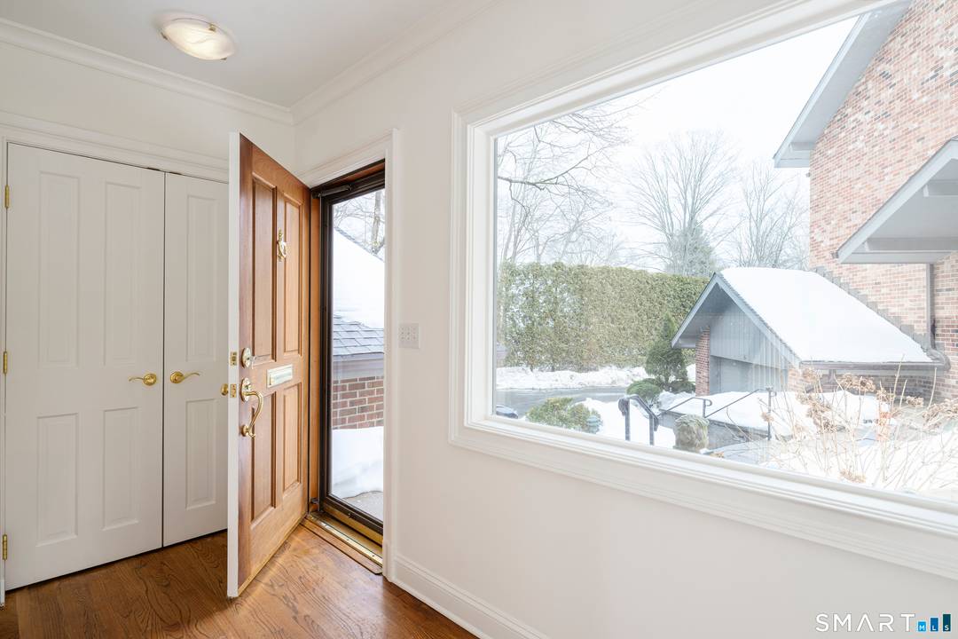 Located one mile from New Canaan's town center, 377 Main Street, Unit 17 offers turnkey townhouse living just moments from Metro North, Waveny Park and New Canaan schools.