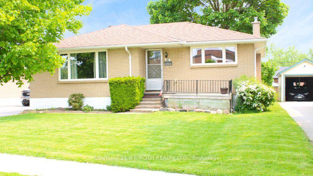 Solid all brick 3 1 bedroom, 2 bathroom bungalow located in a desirable, family friendly neighbourhood in Barrie.