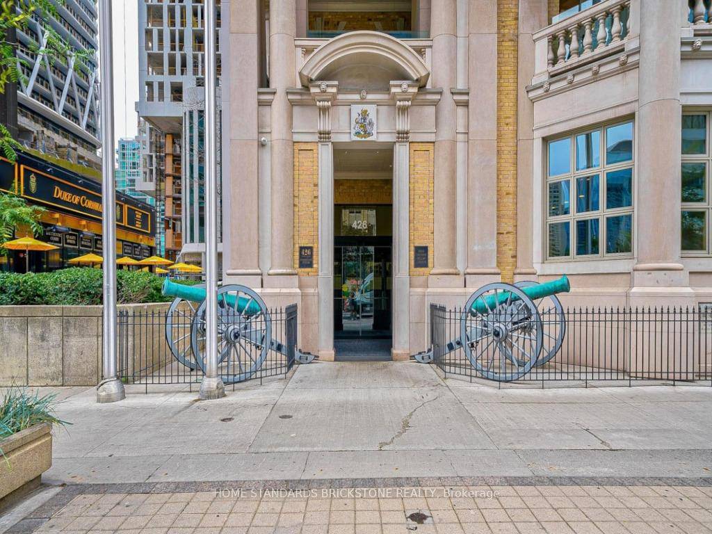 Welcome to the residences at RCMI on University Ave.