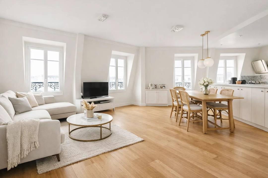 Denfert-Rochereau / Saint-Jacques: Family apartment on top floor