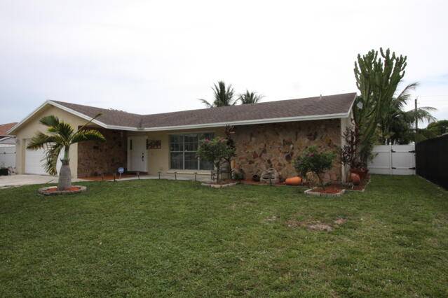 Welcome to this charming single family home in a desirable Lake Worth location, offering 3 bedrooms and 2 bathrooms with a functional layout that suits both daily living and relaxing ...