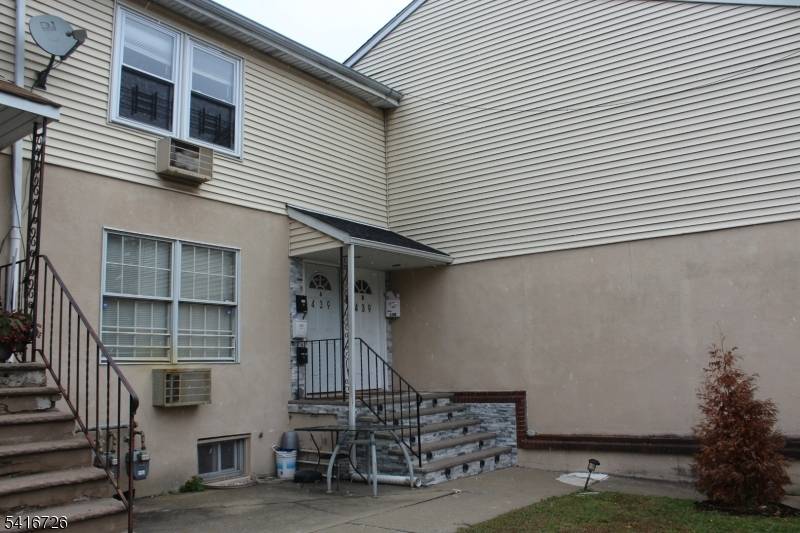 Don't miss this impeccable 2 multi family side by side investment property.