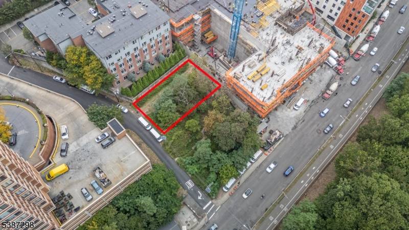 Prime Fort Lee development opportunity !