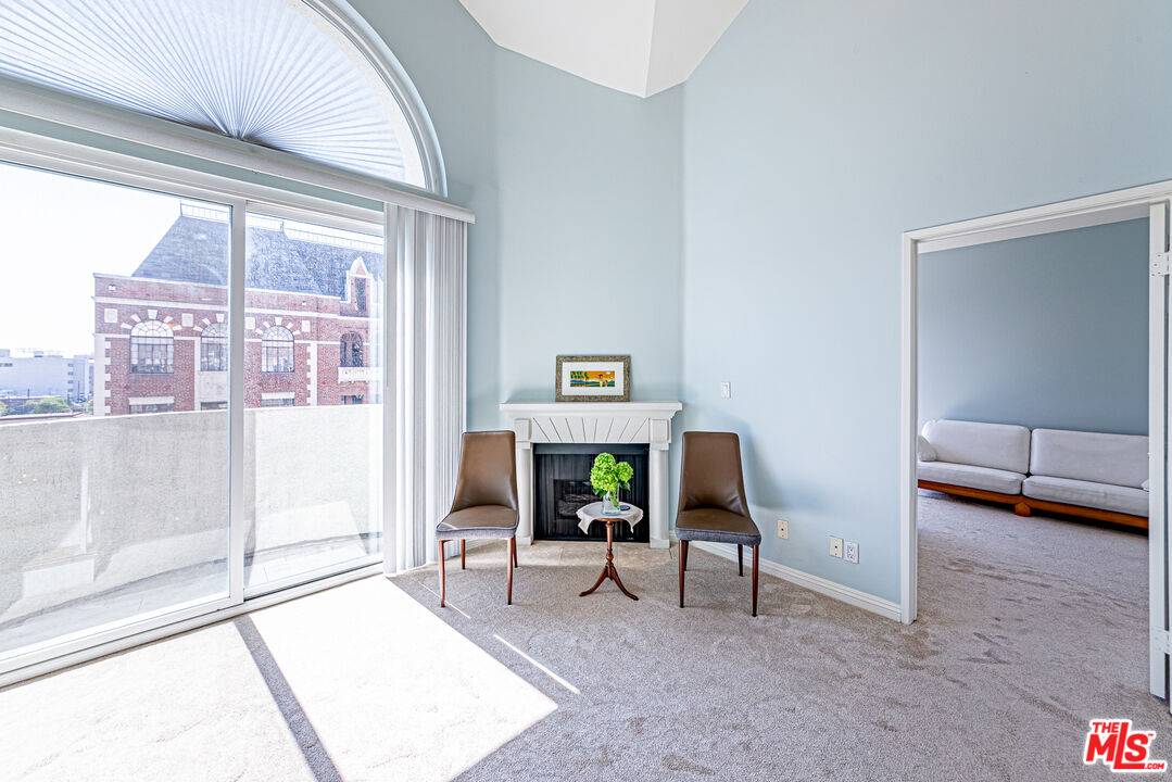 620  S Gramercy Pl 2BR Hancock Park La