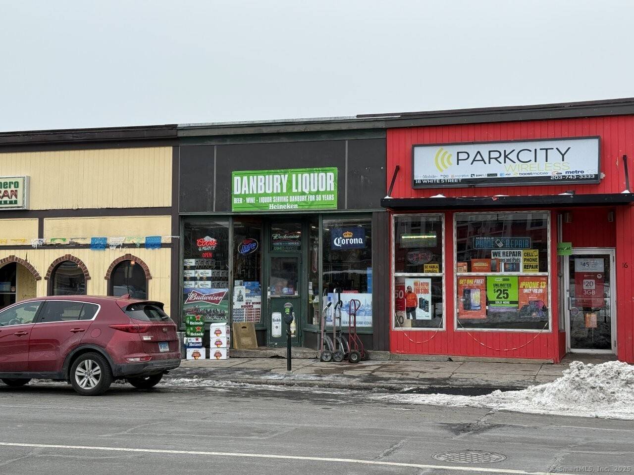 Retail property and Liquor Store for Sale !