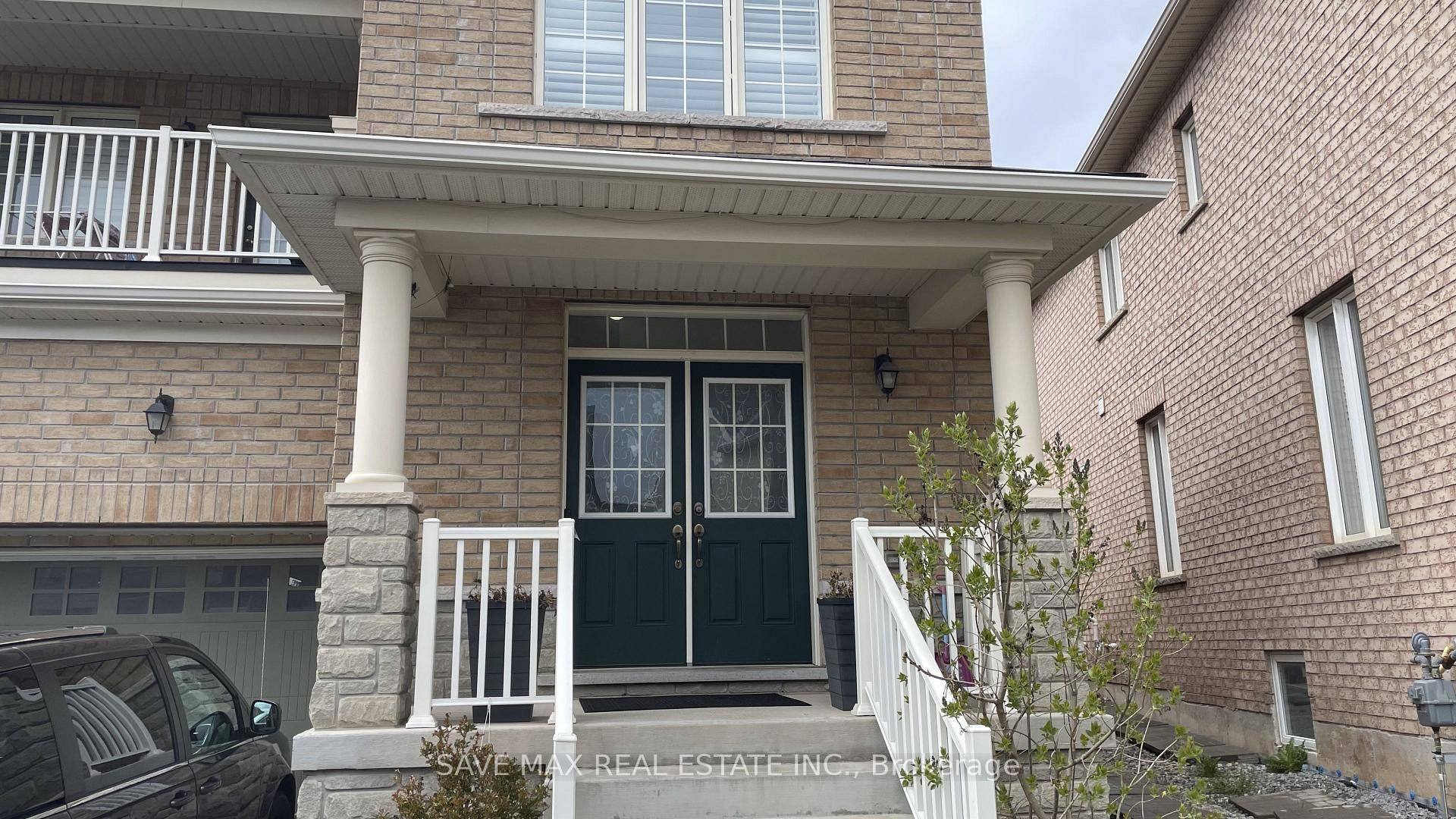 Beautiful 4 BR and 3 WR Detached house upper level is available on Lease in most demanding Credit Valley Neighborhood.