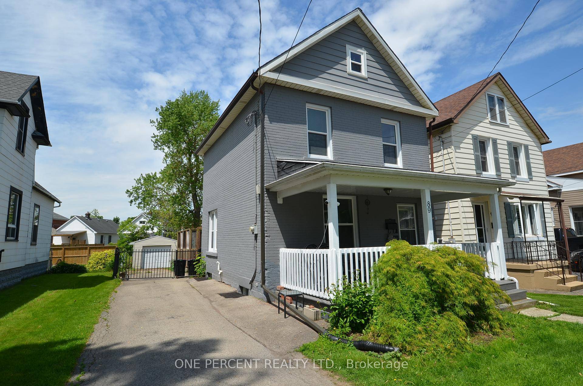 Envision the life you've always dreamed of in this charming 3 bedroom home in Welland.