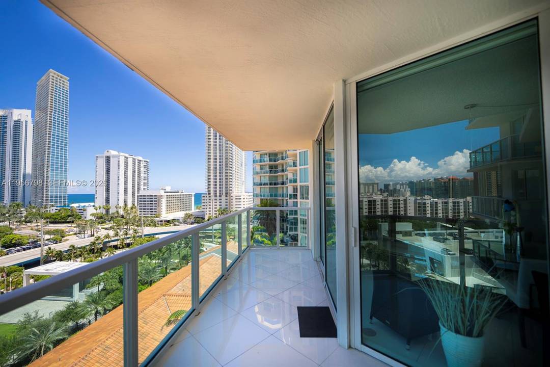 Luxury Furnished 3BR 2BA in Sunny Isles Beach !