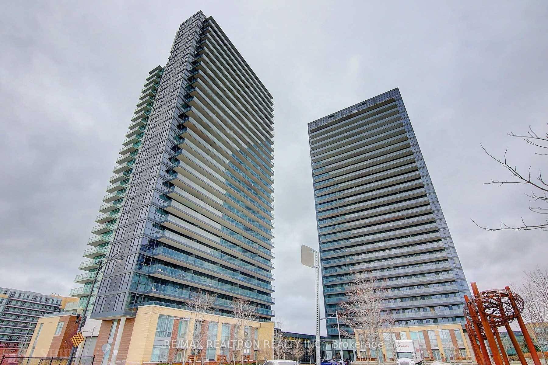 Luxury 2 1 bedroom, 2 bathroom corner condo in the prime Leslie Sheppard location, offering over 1, 000 sq.