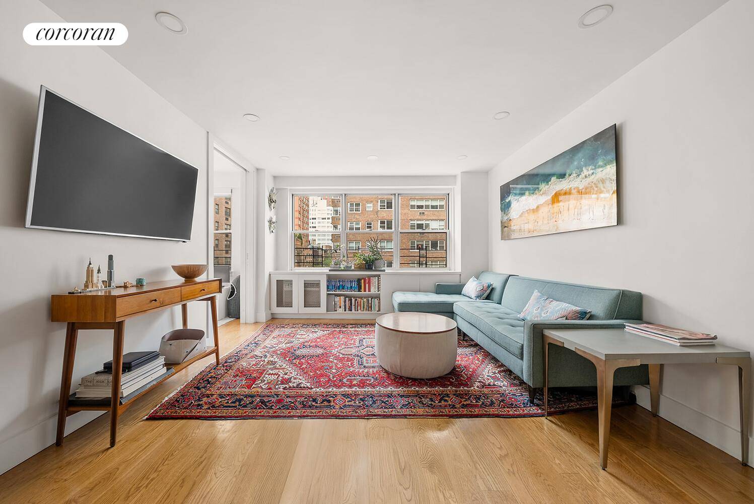 Welcome to Apartment 7G at 300 East 71st Street a sun splashed, southwestern corner home that knows how to live.