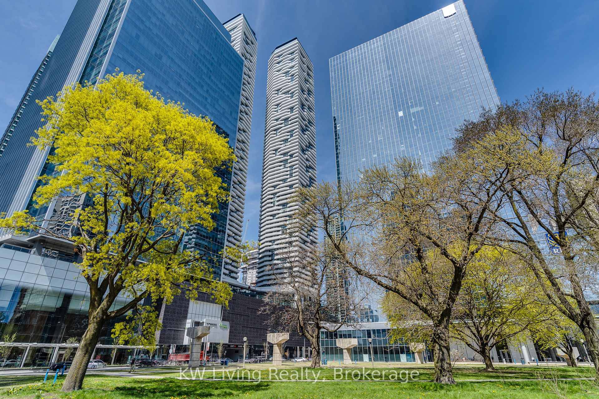 One Bedroom Corner Unit At Luxurious Harbour Plaza Developed By Menkes.