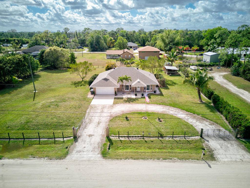 NEW ROOF ! ! ! BUYER FINANCING FELL THROUGH !