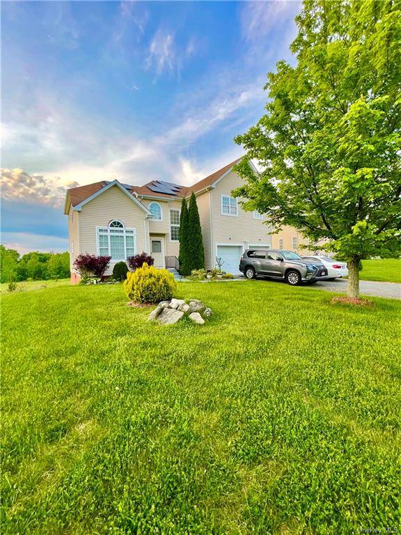 Welcome to Highland Lake Estates at Meadow Winds Development, Fall in love with this 5 Bedroom 3.
