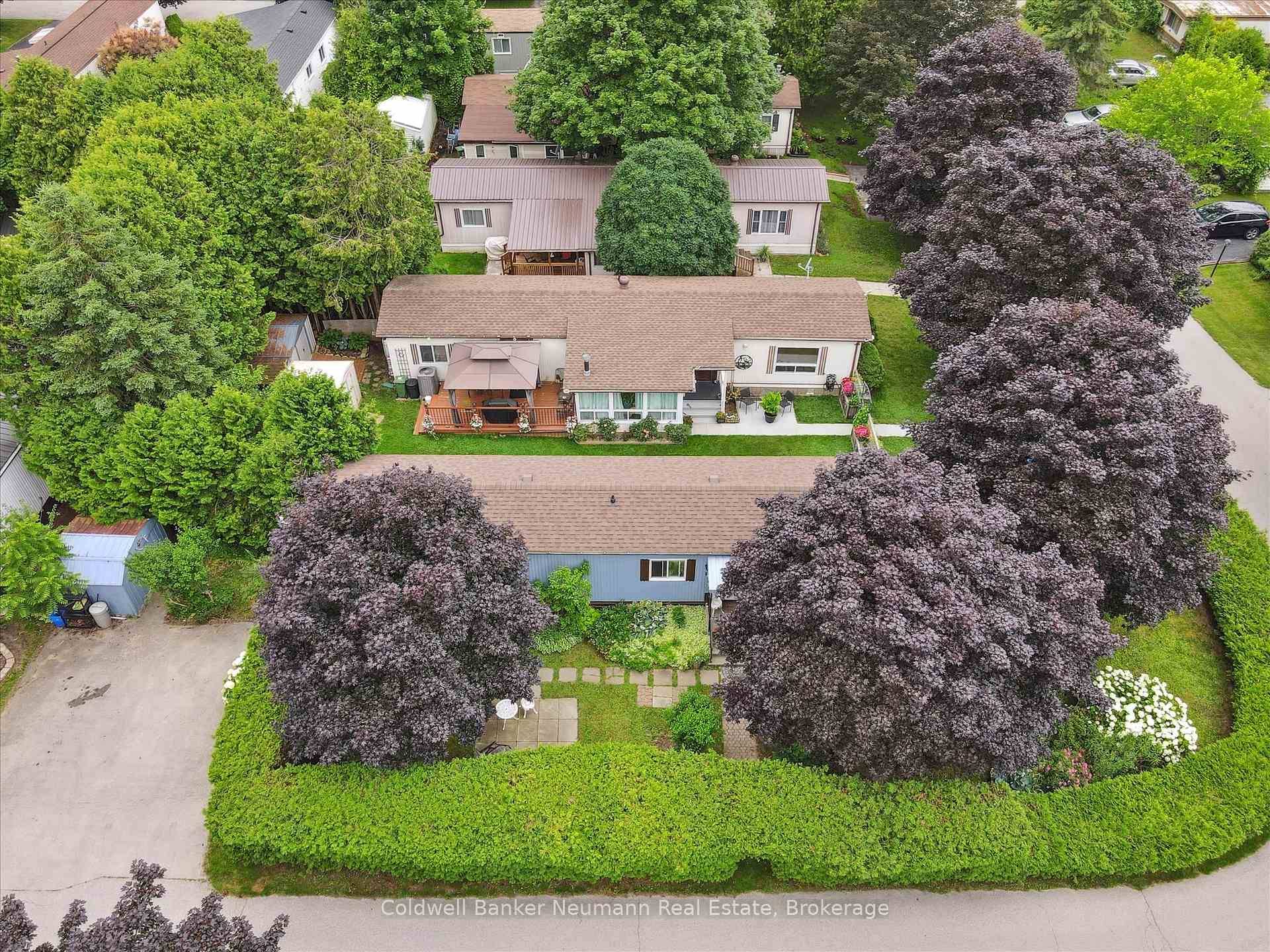 Privacy plus ! This well maintained 2 bedroom bungalow is surrounded by an 8 foot hedge, which allows ultimate privacy from others !