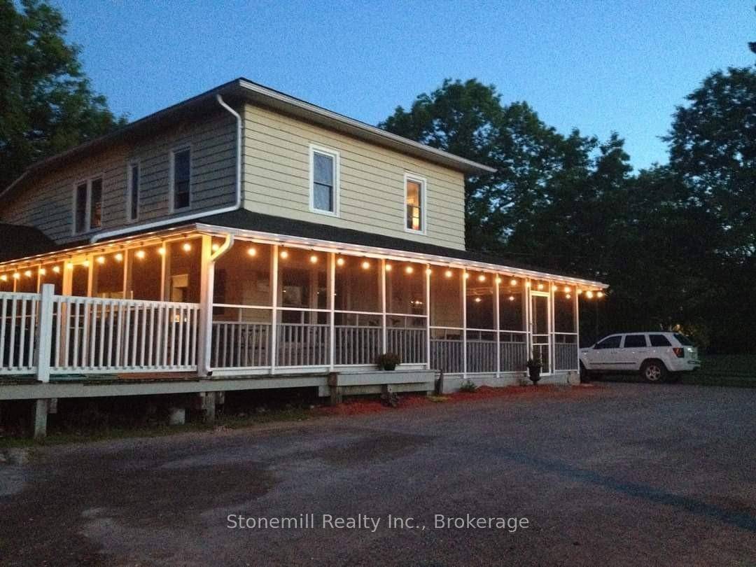 Located in the quaint town of Coe Hill, this former Hideaway Grill presents an excellent chance for future restauranteurs looking for a Live Work opportunity.