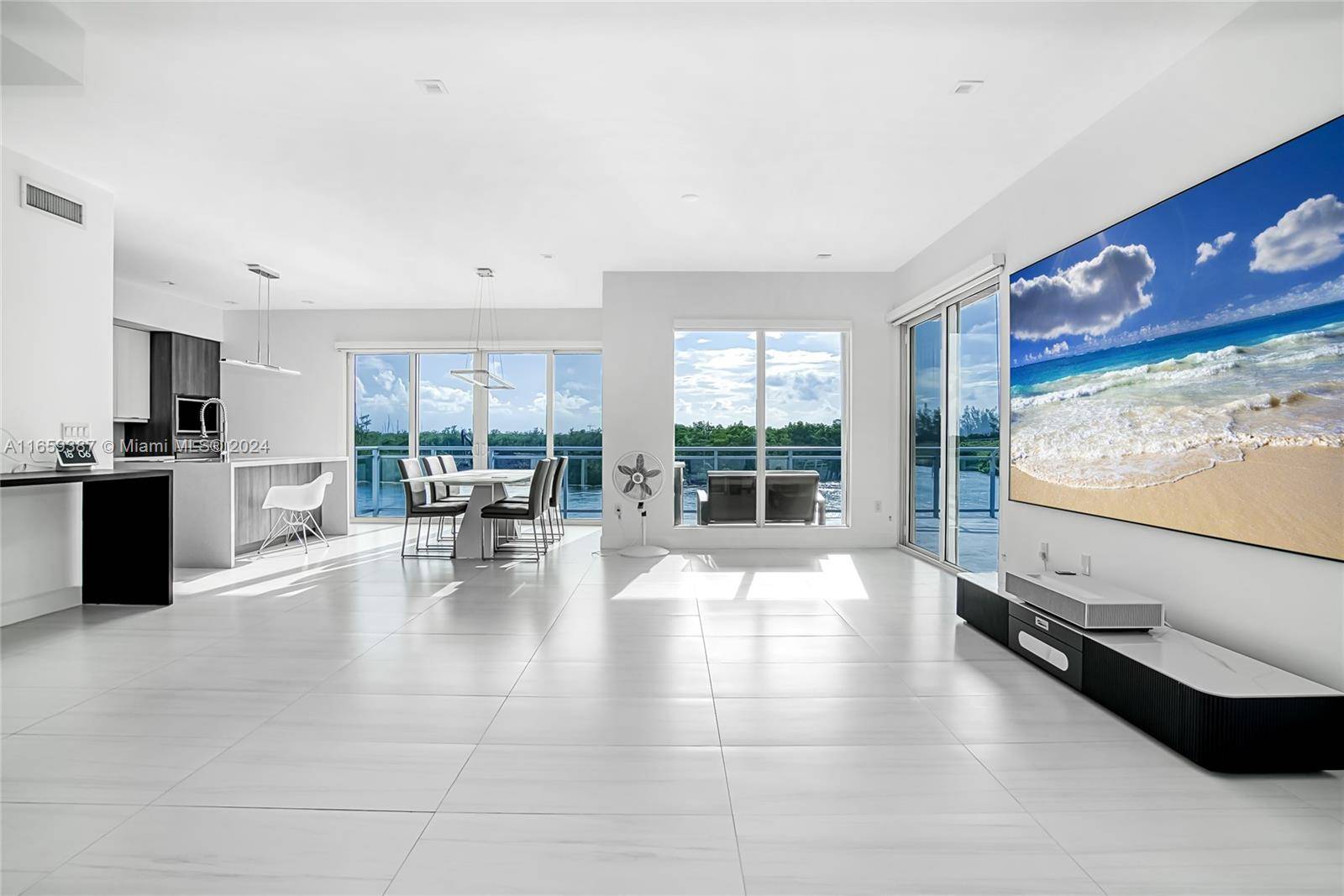 Welcome to the lifestyle you ve always dreamed of in this boutique building along the Intracoastal Waterway with stunning views of boats and water !
