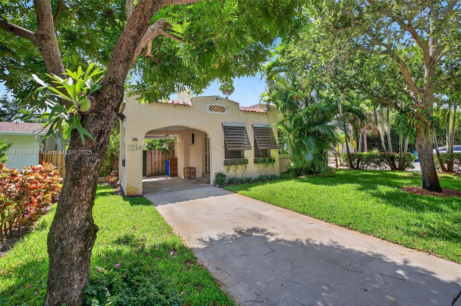Your private Mediterranean Revival oasis in downtown Fort Lauderdale !