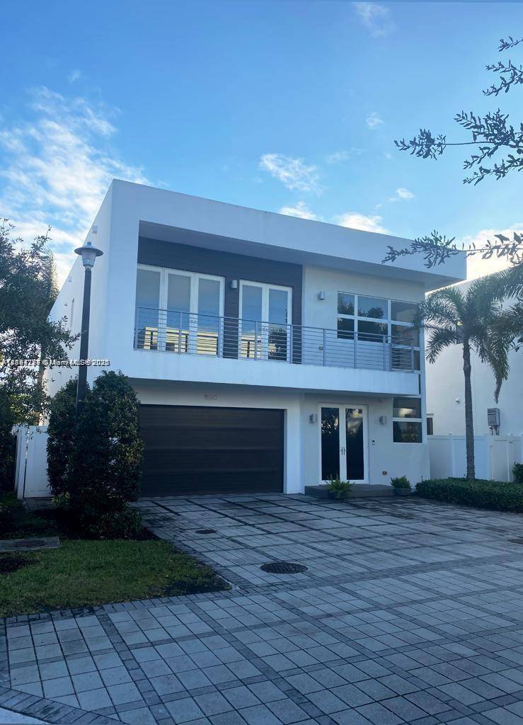 100k PRICE REDUCED FOR QUICK SALE SPECTACULAR amp ; MODERN 5 BEDROOMS HOUSE WITH PRIVATE POOL VERY EXCLUSIVE NEIGHBORHOOD WITH 24HRS SECURITY, AND A GREAT CLUBHOUSE WITH ALL THE AMENITIES ...