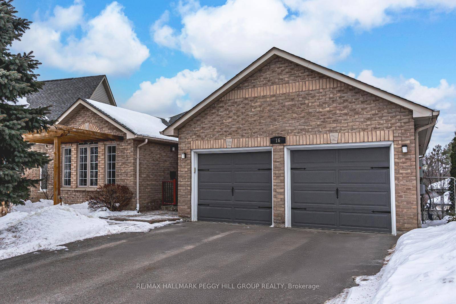 SPACIOUS amp ; MOVE IN READY PERFECT FOR THE ENTIRE FAMILY !
