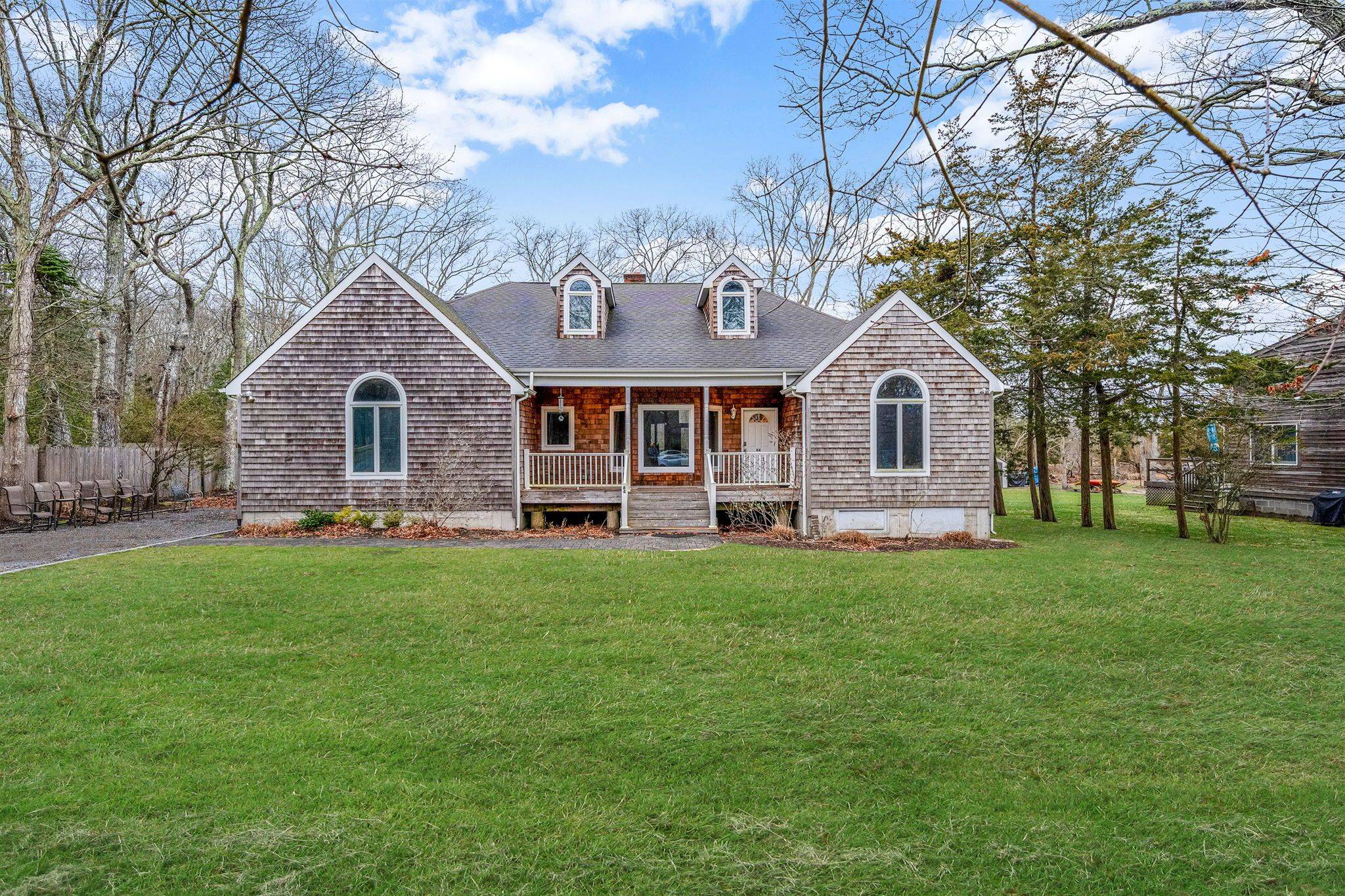 Beautiful Southampton Home In A Private Community