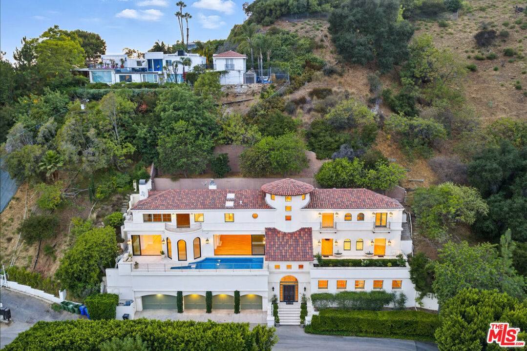 1675   Woods Dr 4BR Sunset Strip La