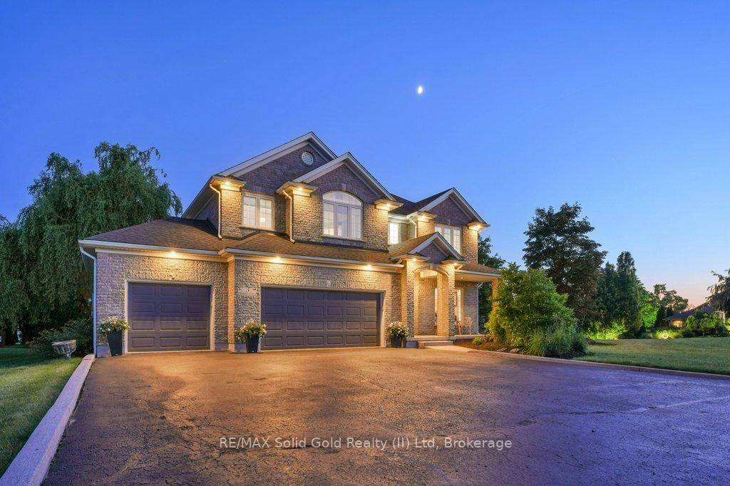 Experience the perfect blend of elegance amp ; comfort in this beautiful estate, situated in the sought after community of West Montrose.