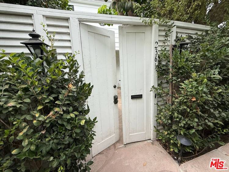 236 S Spalding Dr 3BR Beverly Hills La