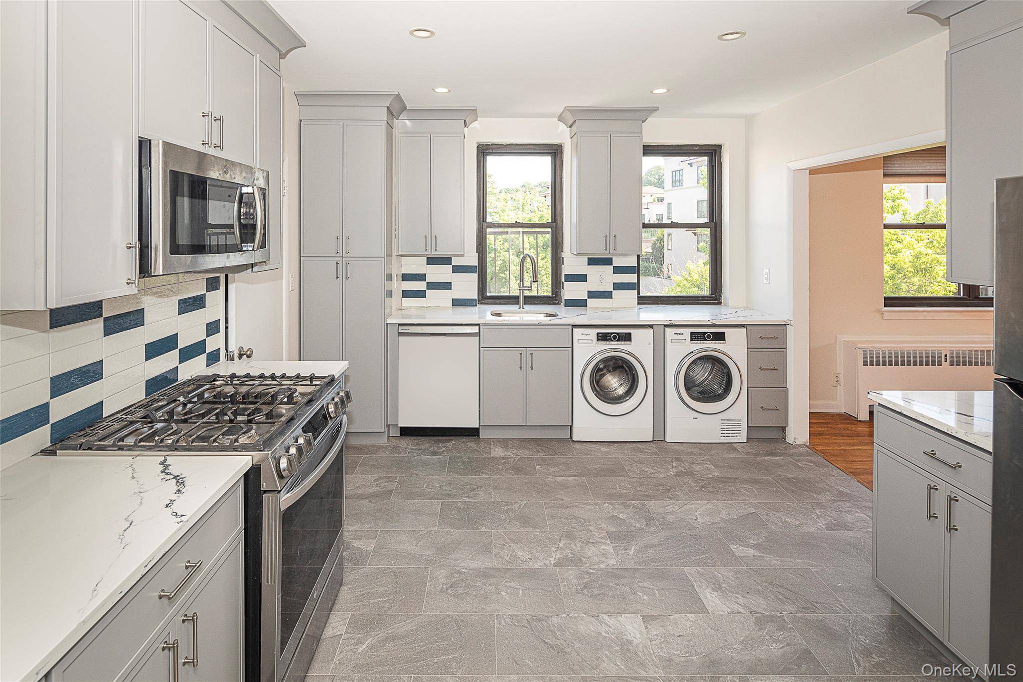 Commuter's Dream Apartment In Bronxville Village.