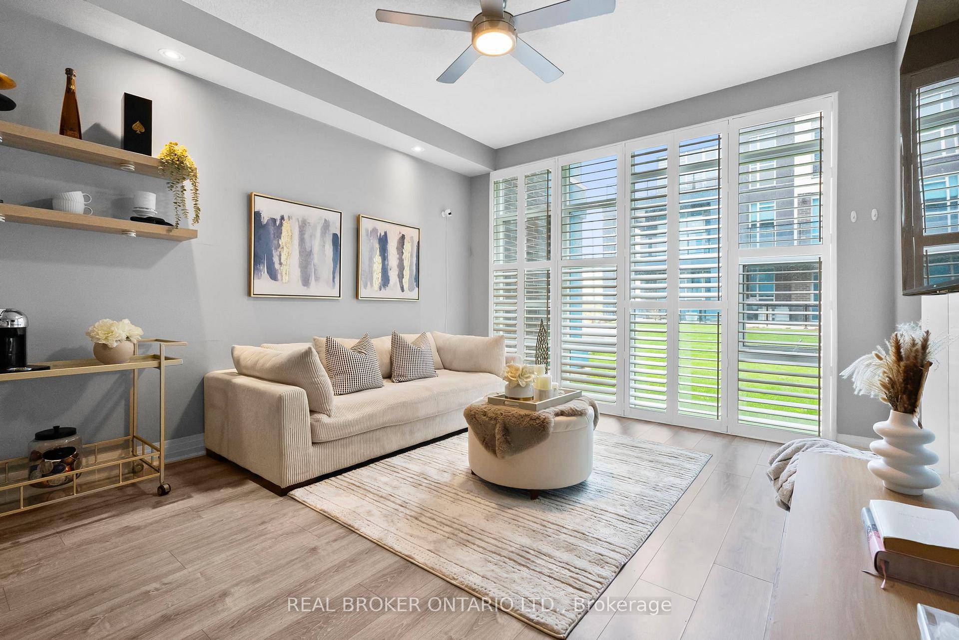 Welcome to AquaBlu Condos in the heart of Grimsby on the Lake !