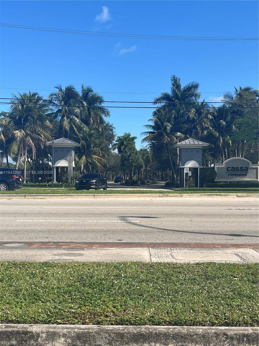 Live in a safe and peaceful community surrounded by family and friends in Cassa Georgetown.