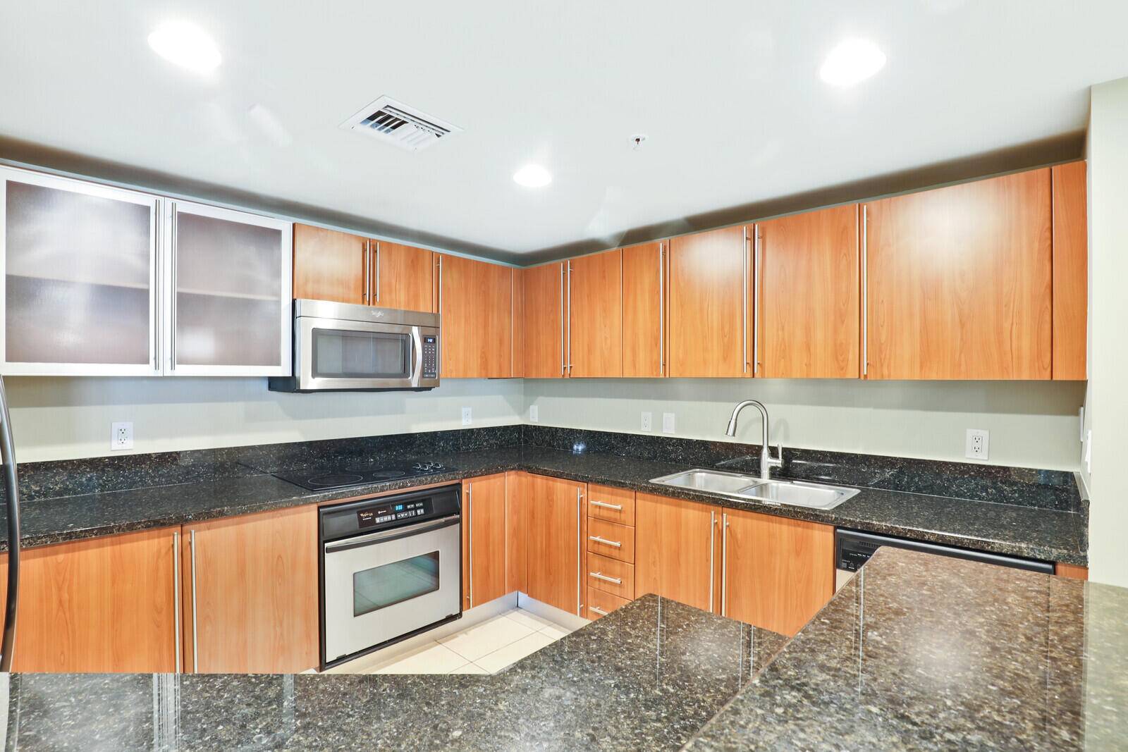 Unbelievable size and layout in this luxury building, right in the heart of Downtown West Palm Beach.