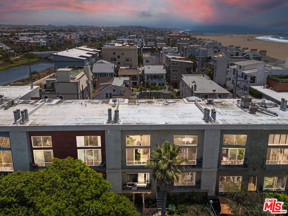 20   Ironsides St 1BR Marina Del Rey La