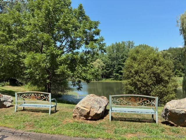 CITY WATER, NATURAL GAS, CENTRAL AIR, WATER VIEW !