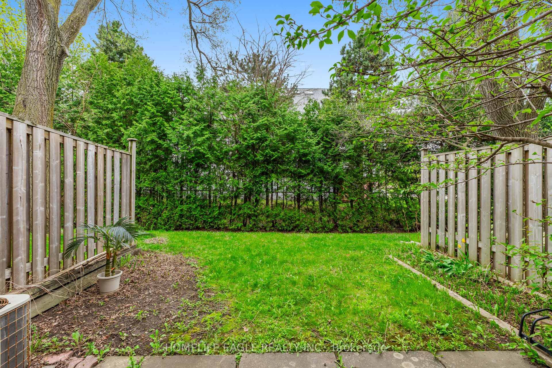The Perfect 3 1 Bedroom Townhome Located In The Heart Of Toronto Beautiful Curb Appeal W Brick Exterior amp ; Expansive Windows Bright amp ; Spacious Living Room amp ; ...