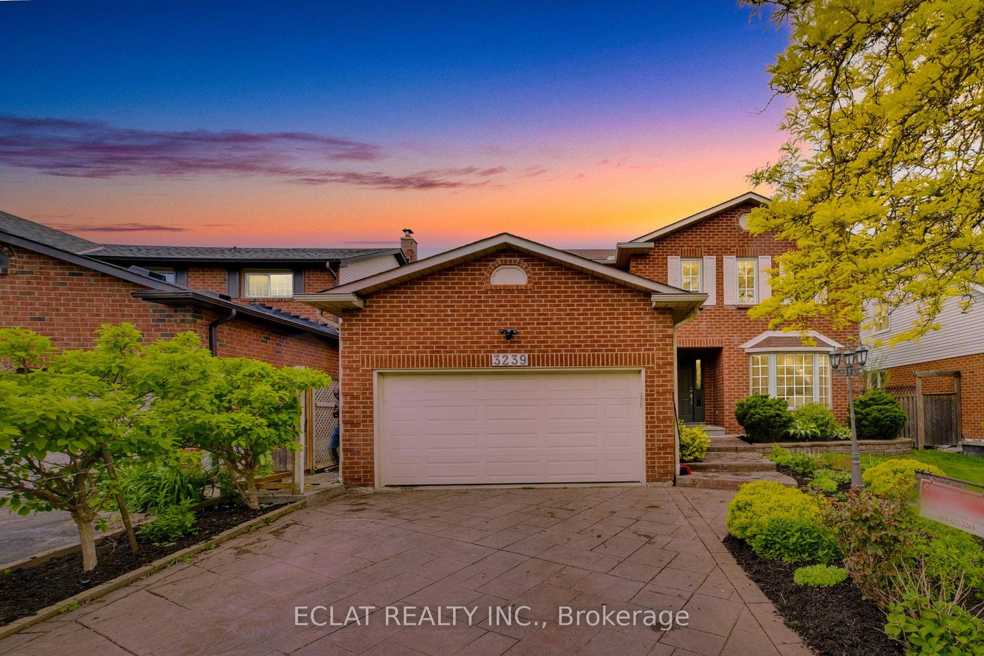Nestled on a peaceful, tree lined street in one of Burlington's most family friendly neighborhoods, this beautifully upgraded and maintained 4 bedroom home, a fully finished 1 bedroom basement offers ...