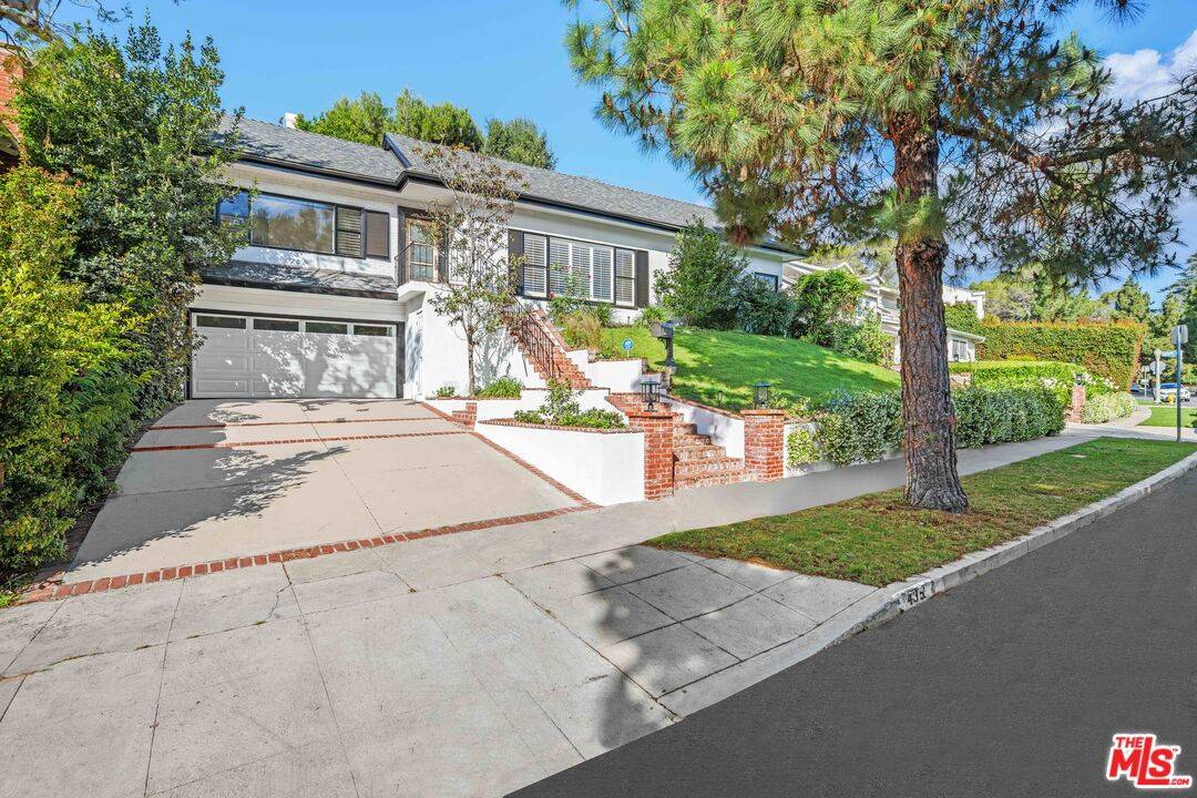 435  DALEHURST AVE 3BR Westwood La