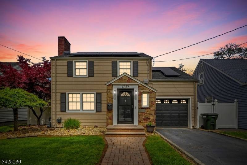 Welcome to this move in ready 3 bedroom, 1.