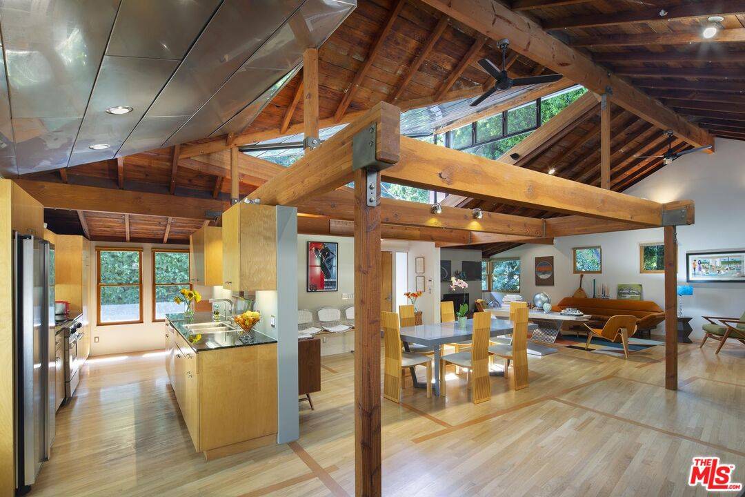 10335   Oletha Ln 2BR Bel Air La