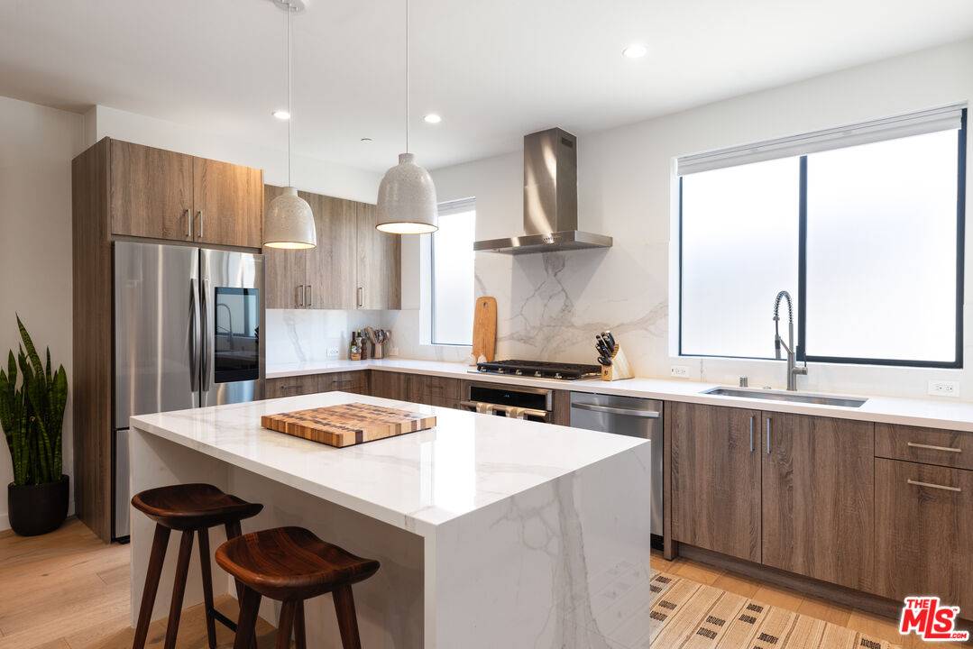 1204 N Thomas Ln 3BR Hancock Park La