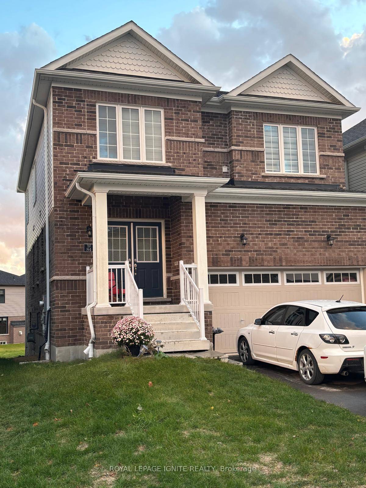 Gorgeous 1 year old detached home in a newly built community, just steps from the Grand River in Paris.