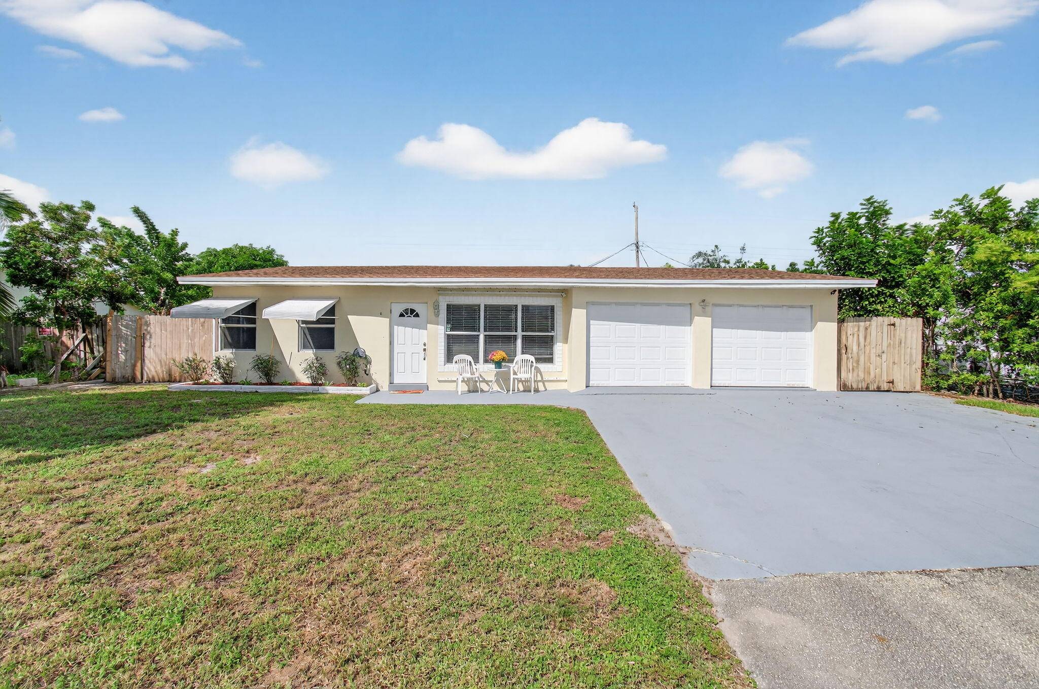 Welcome to your beautiful dream home in the heart of Pompano Beach !
