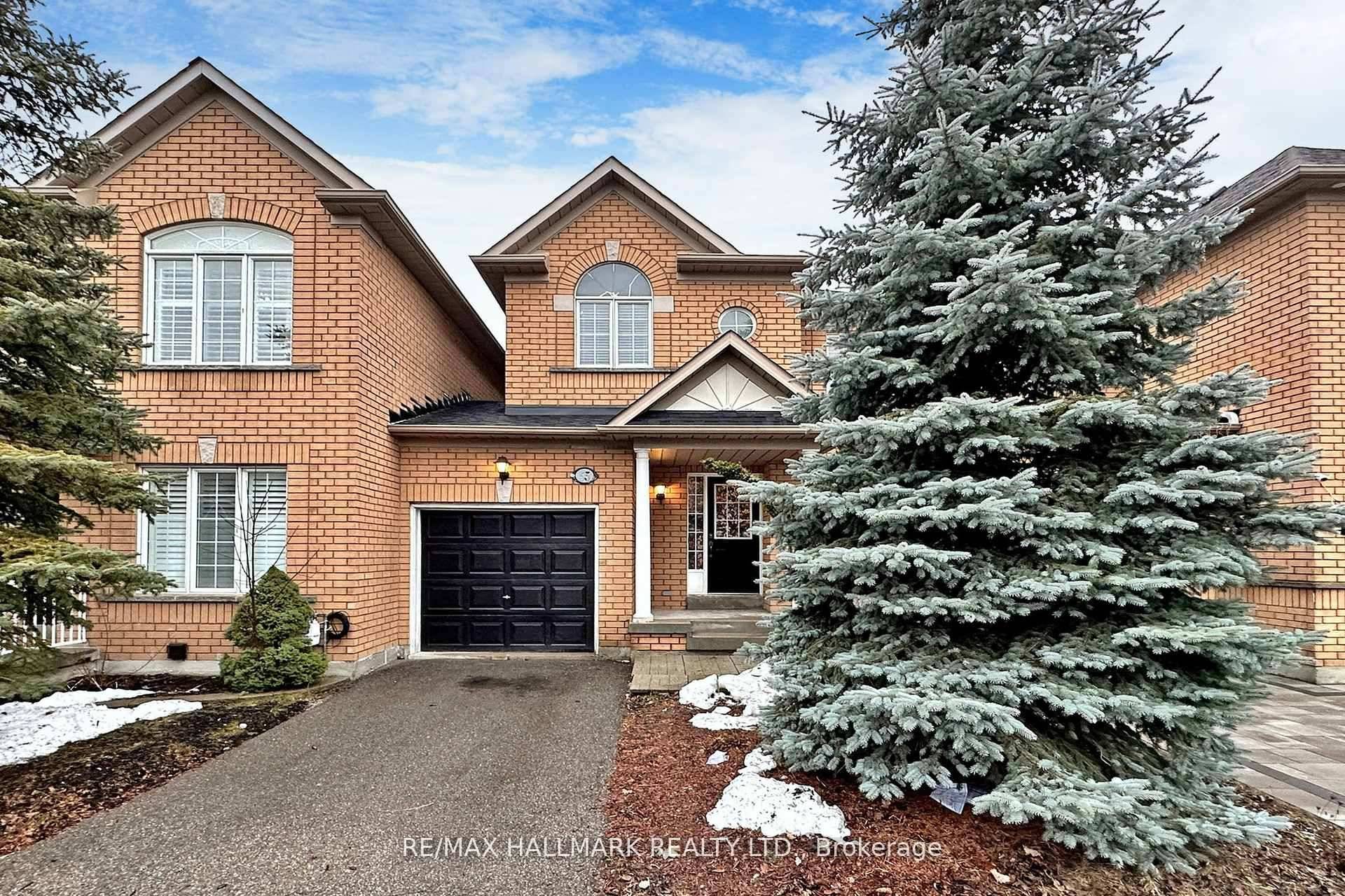 Look No Further. Welcome To This Stunning, Bright Home With Unobstructed Southern Exposure And An Open Floor Concept In The Heart Of The Tranquil Oak Ridges Neighborhood.