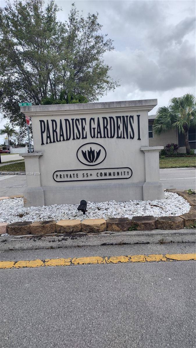 Move in ready ! This beautiful home is well maintained both inside and out.
