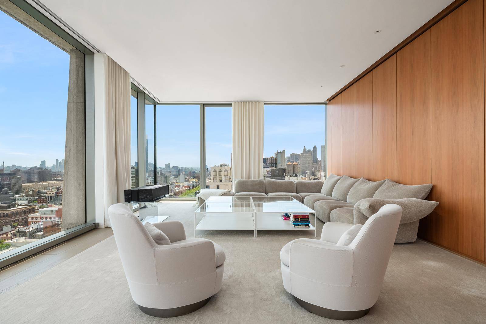 It is rare to find a residence that offers complete privacy and discretion, paired with exceptional views in the heart of New York City's most exciting and vibrant downtown neighborhood.