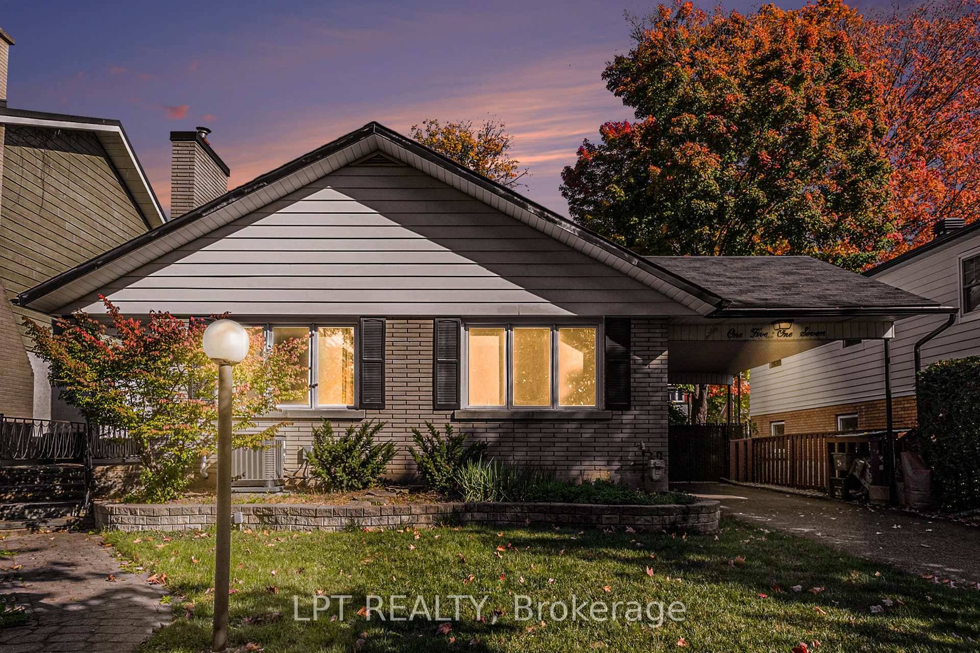 Welcome to 1517 Caverley Street a bright and inviting 3 1 bedroom, 2 full bathroom bungalow in Ottawa's highly sought after Riverview Park neighbourhood of Alta Vista !