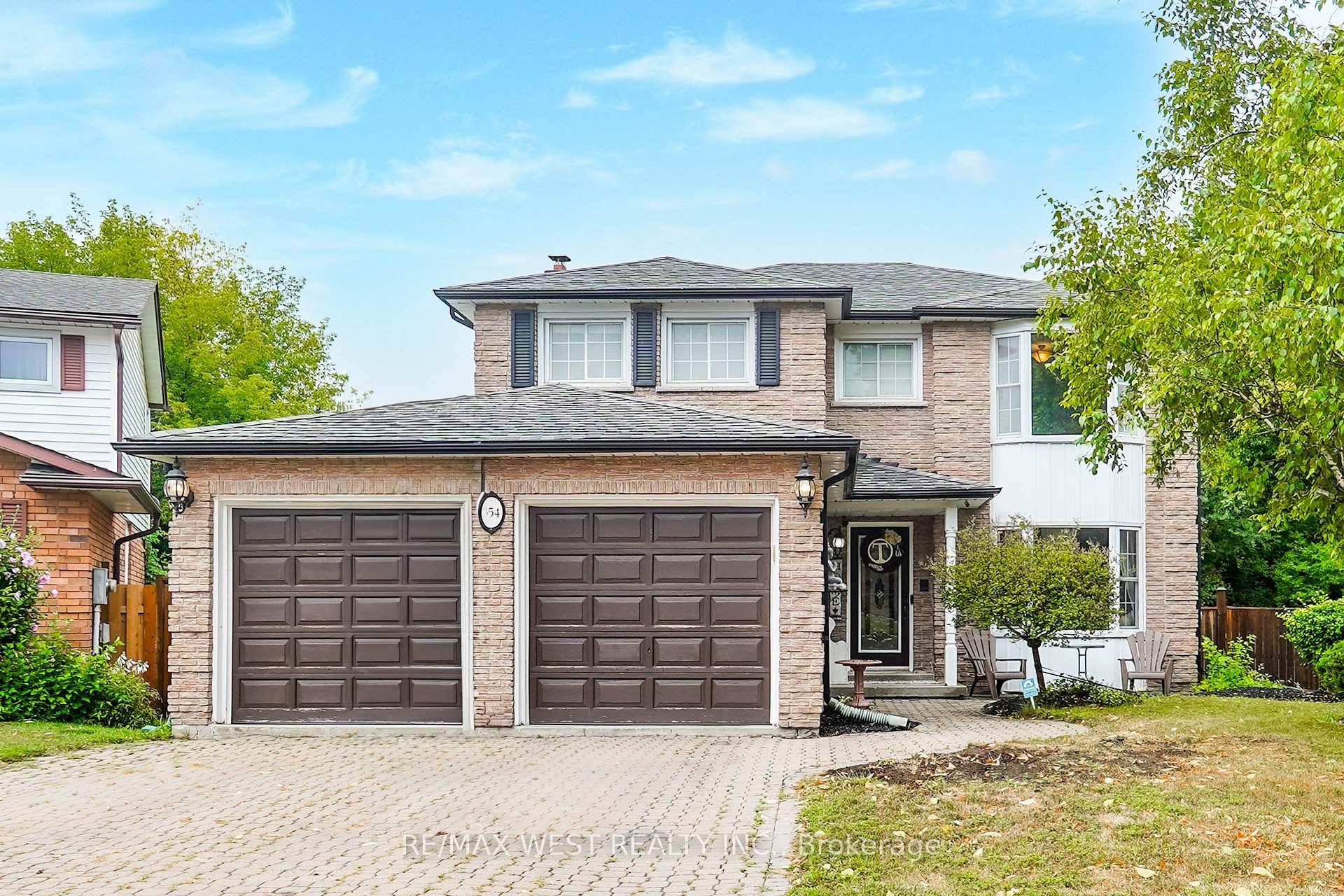 Charming Detached Home Backing onto a Park in the Heart of Oshawa.