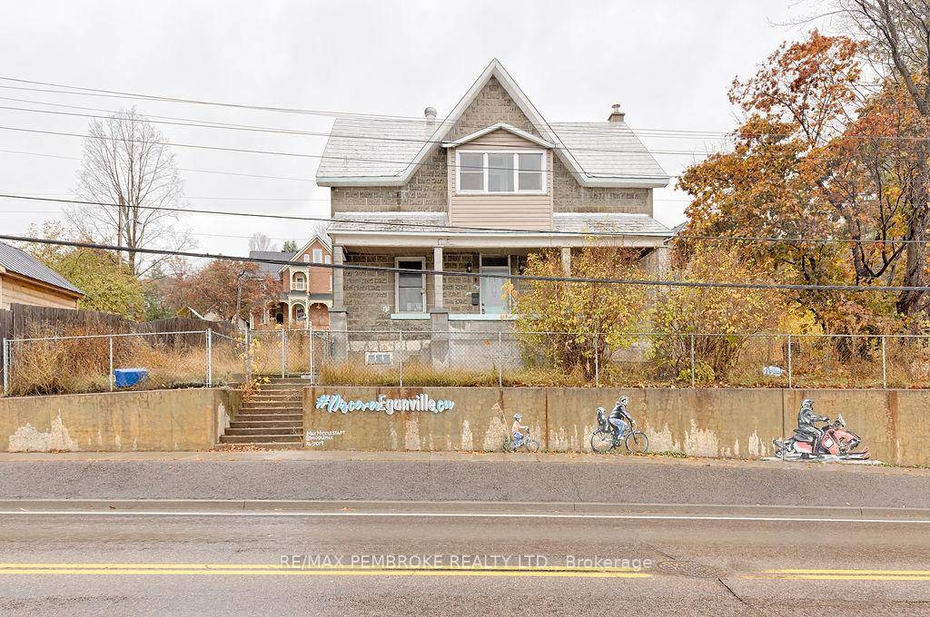 Remarkable property that requires some love.