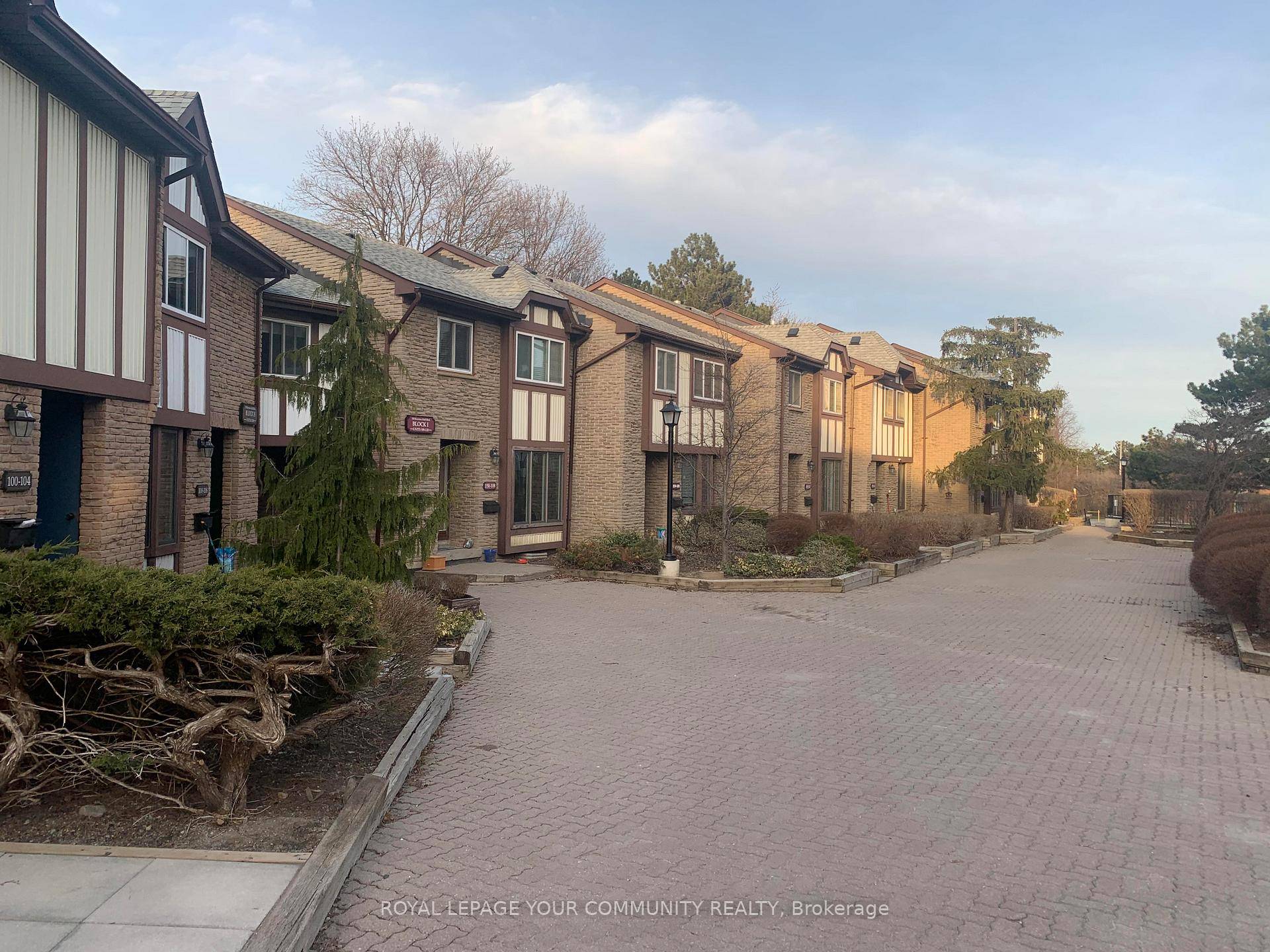 Renovated Bright Open Concept 3 Bedrm 2 Bathrm Townhome Located In Quiet Complex Comb Living amp ; Dining Updated Kitchen Quartz Countertops Backsplash S S Appliances Main Flr Powder Rm ...