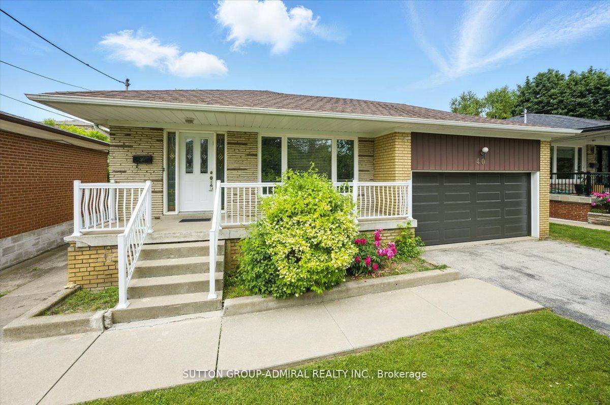 Welcome to 40 Marathon Crescent, a well maintained detached 3 bedroom bungalow located in the desirable Bathurst Manor neighbourhood, known for its quiet, family friendly atmosphere and proximity to parks, ...