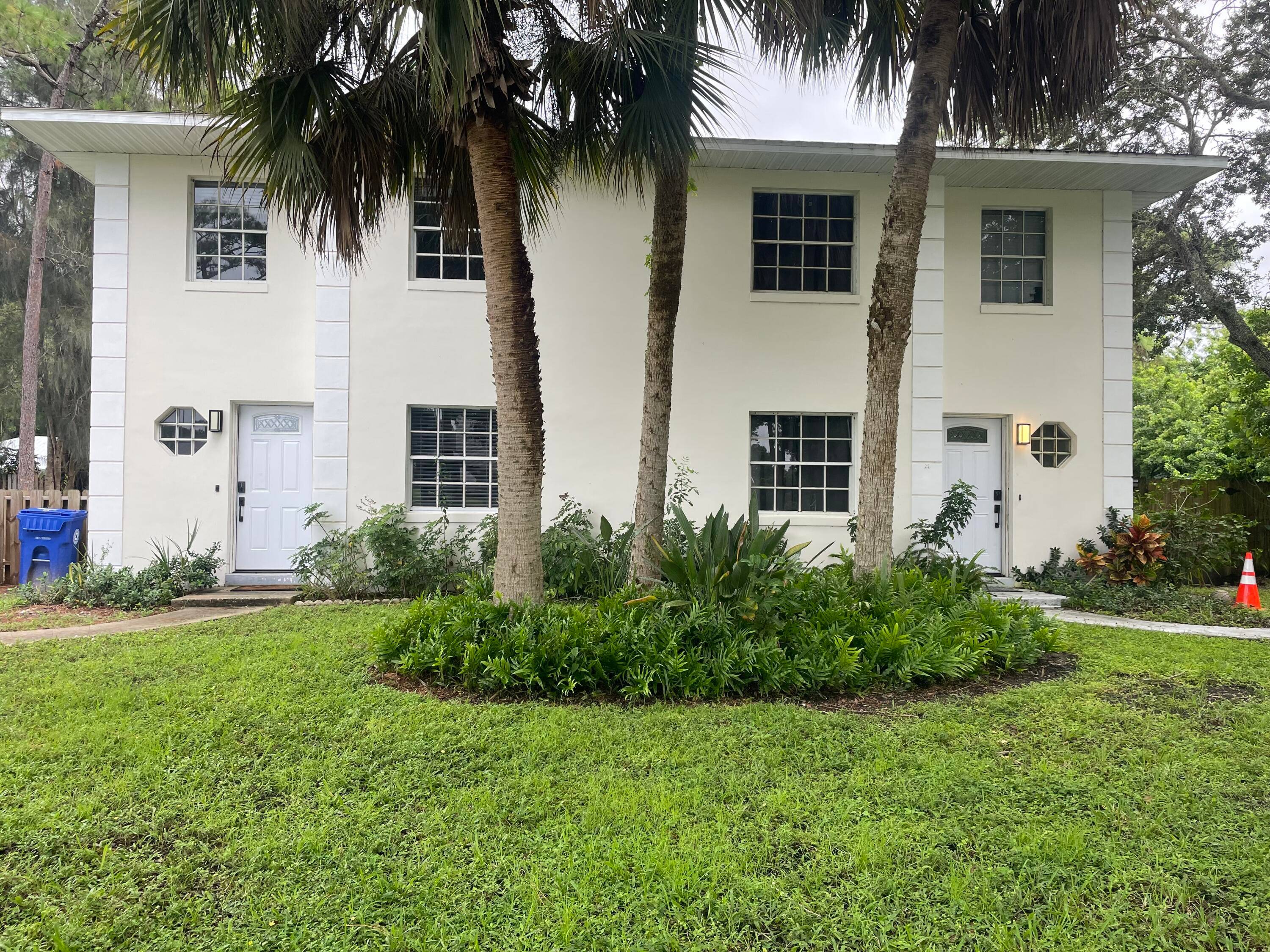 Are you looking to invest or for a place to call home, this duplex at 1406 1408 36th Ave is a fantastic opportunity.